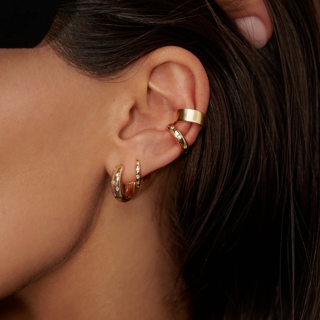 Capri Dreaming® Pebble Ear Cuff Medium | Yellow Gold - Image 11