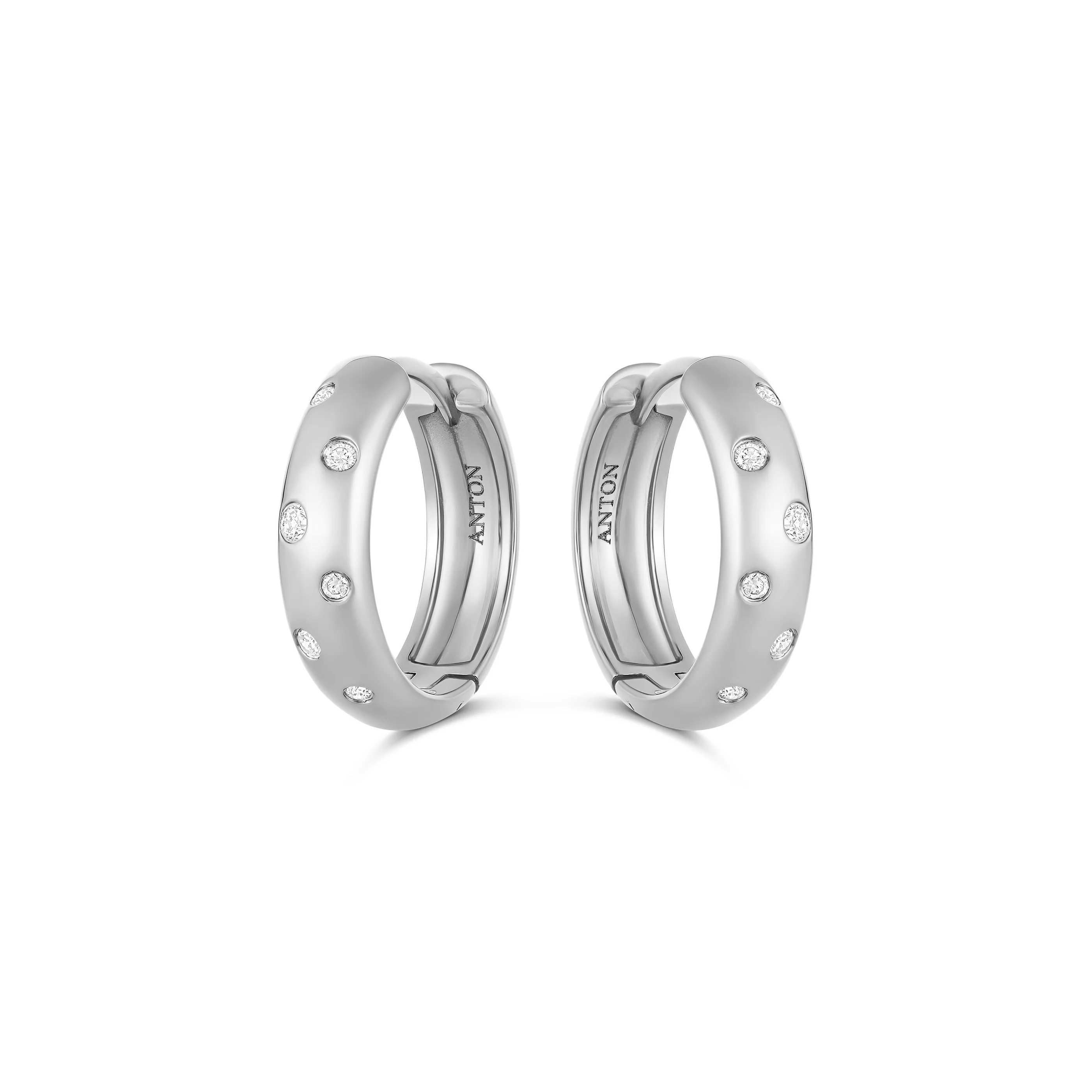 Capri Dreaming® Pebble Huggies Small | Yellow Gold - Image 16