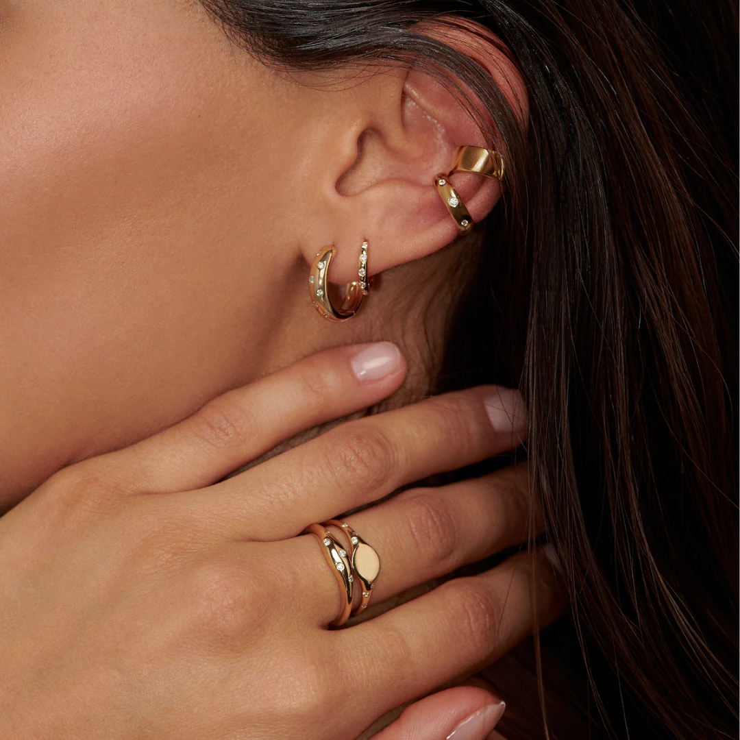Capri Dreaming® Pebble Huggies Small | Yellow Gold - Image 18