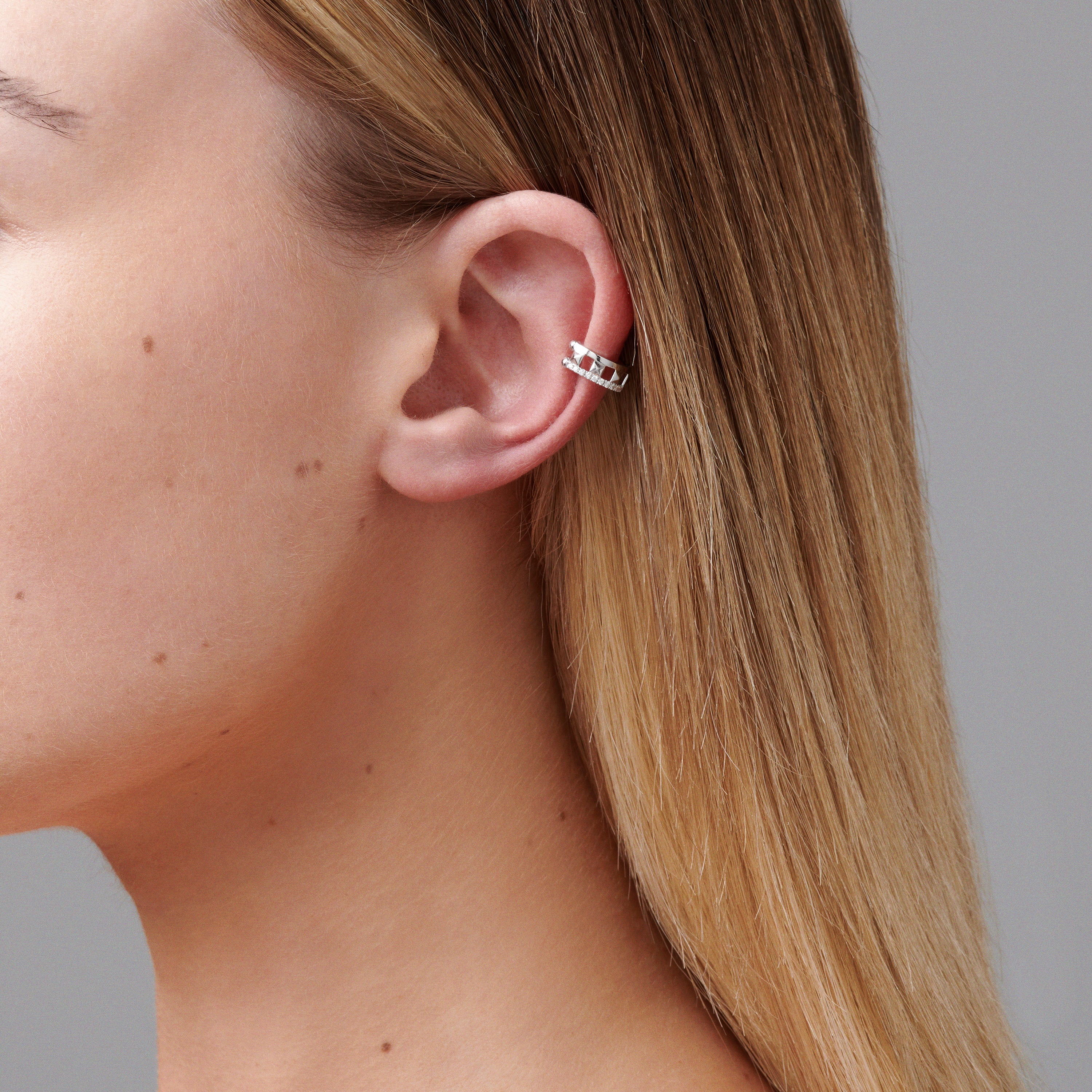 R.08® Single Ear Cuff with Diamonds | 18K White Gold - Image 6